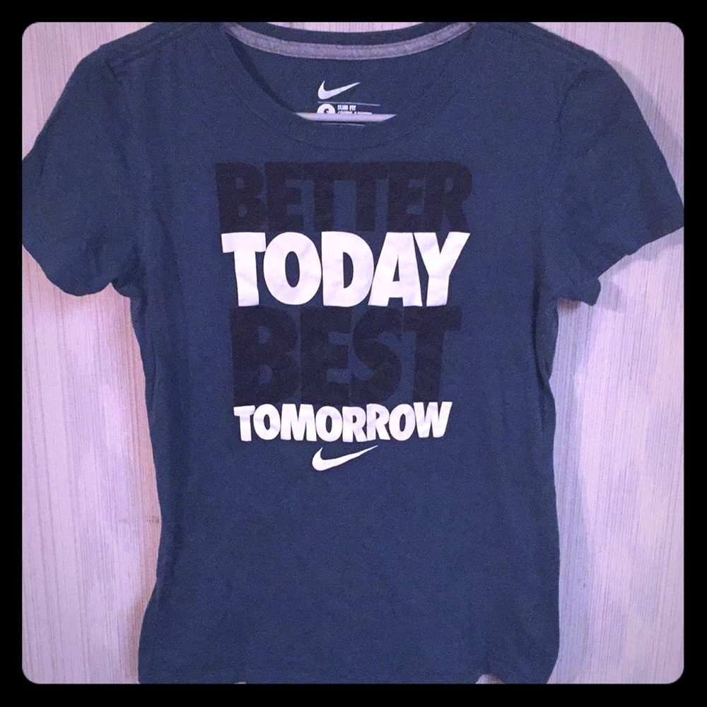 Women’s Nike tee